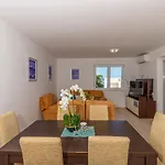 Apartment Maya Selce