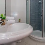 Maya Apartment *
