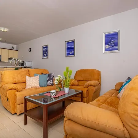 Maya Apartment