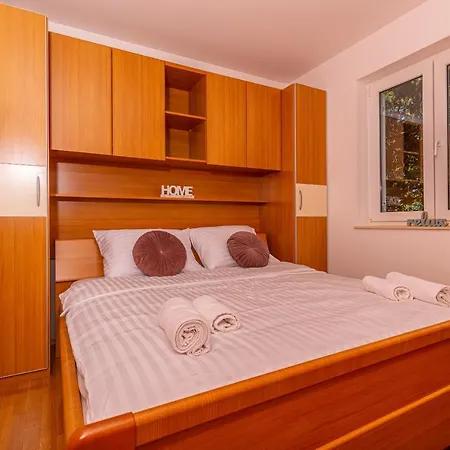 Apartment Maya